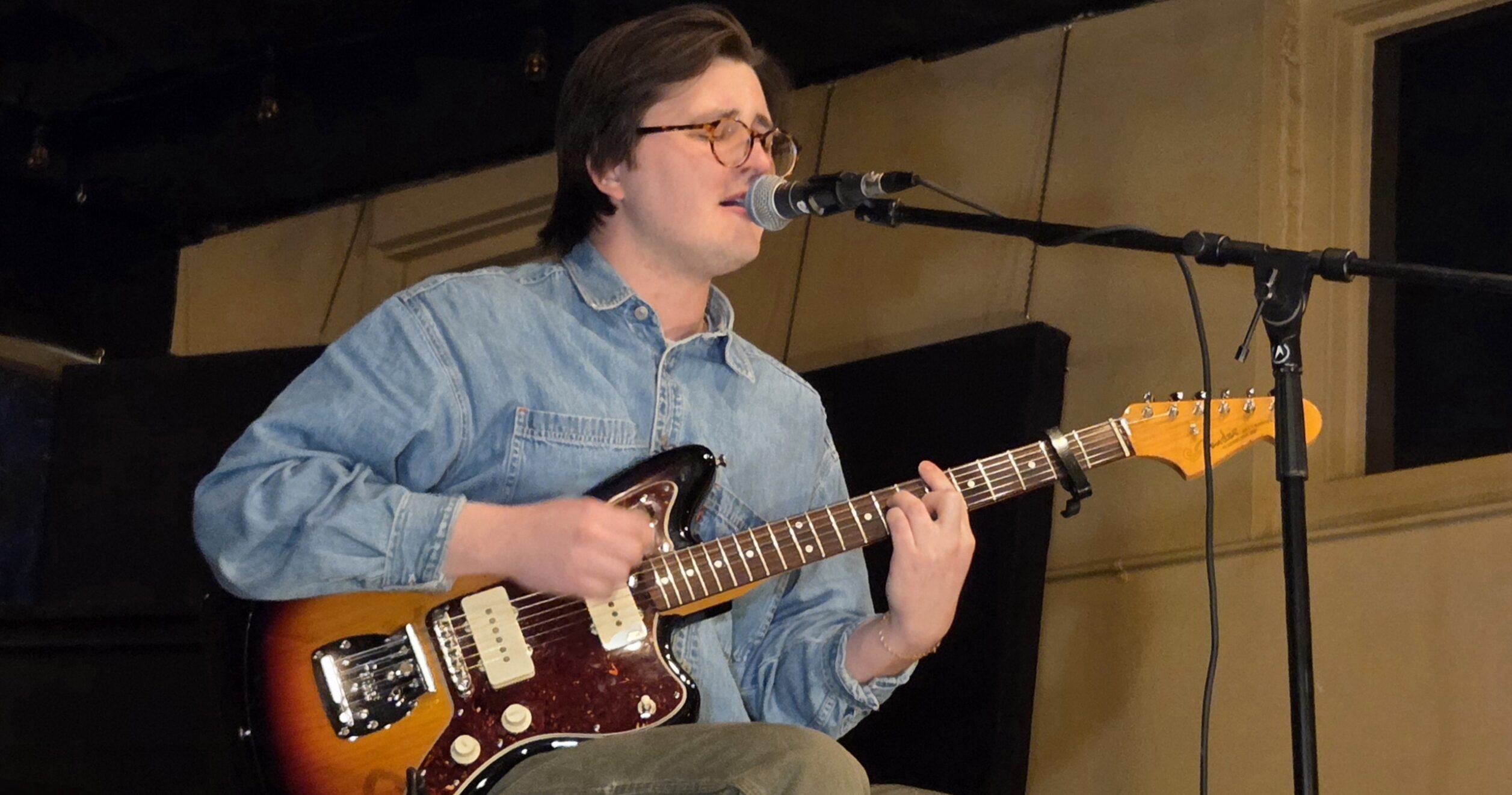 Skip Jones Milwaukee Music Notes: A Fresh Folk Scene Blooms During Intimate Show